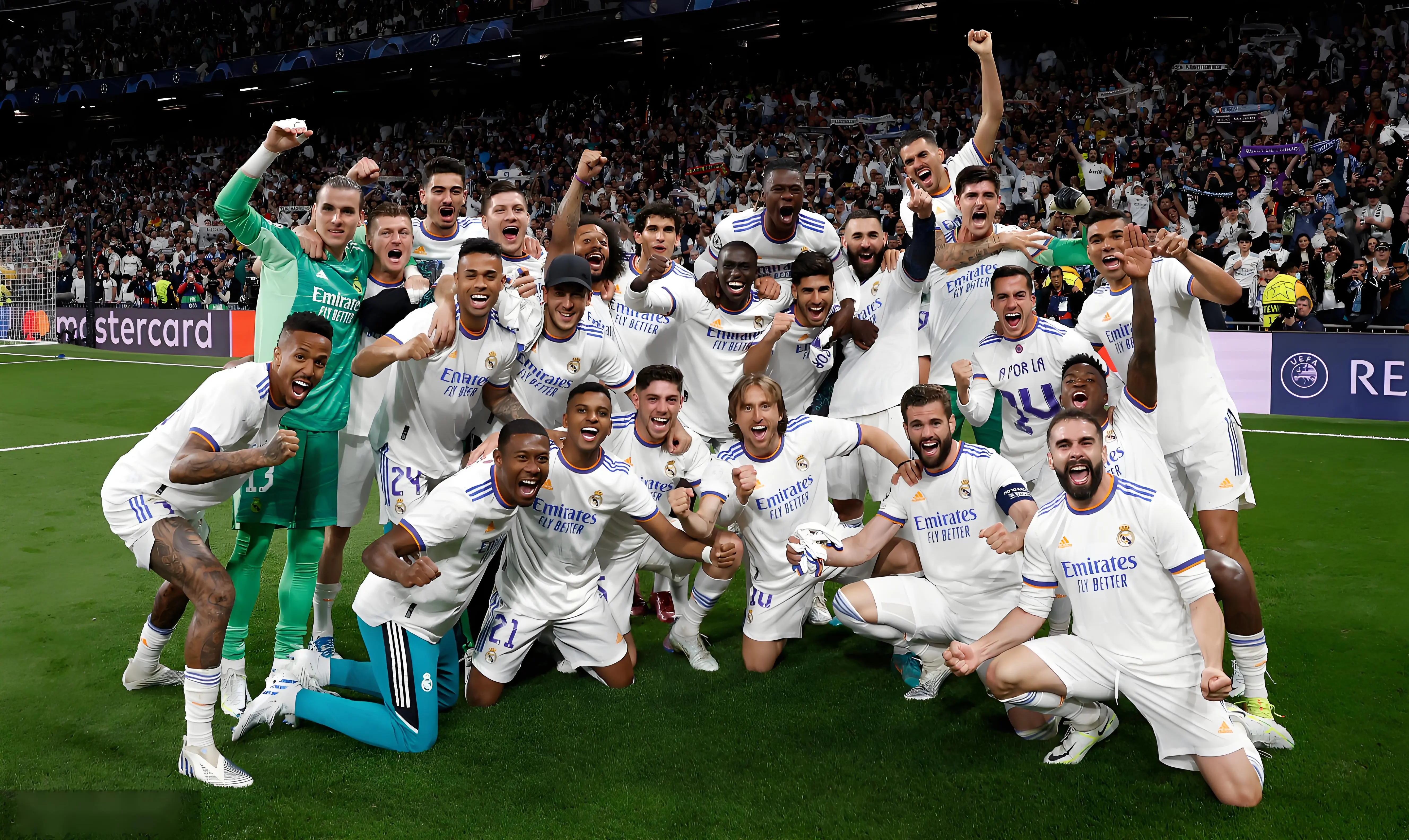 欧冠决赛近在咫尺，四强争夺激烈