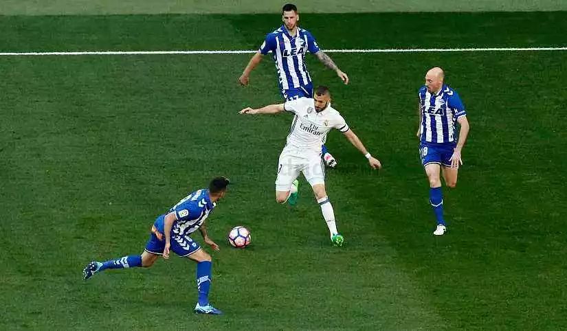 阿拉维斯主场告捷埃瓦尔,西甲保级希望重燃的简单介绍 阿拉维斯主场告捷埃瓦尔,西甲保级希望重燃的简单介绍