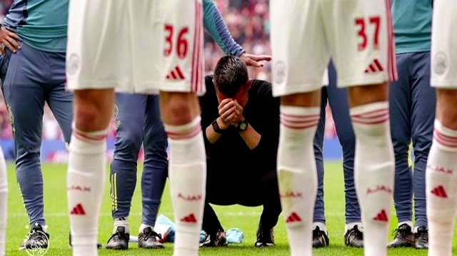 关于阿贾克斯主场不敌埃因霍温，失去全胜纪录的信息