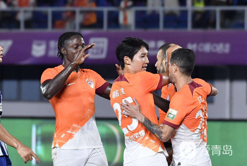 河南建业主场战平青岛黄海！